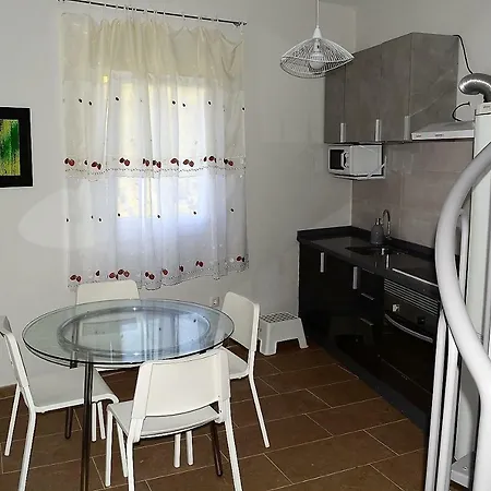 Newly Renovated Rural House Sea & Mountain Views Feriehus