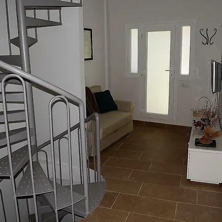 Newly Renovated Rural House Sea & Mountain Views *